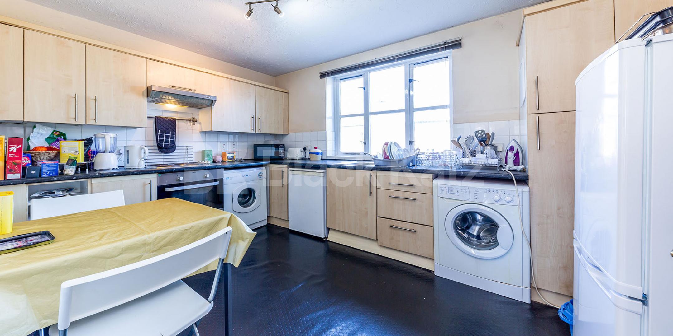 			2 BED 2 BATH NY CAMDEN MARKET!, 2 Bedroom, 1 bath, 1 reception Flat			 Castlehaven Road, CAMDEN